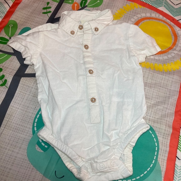 ❤️2 outfits with shorts/suspenders 3-6 months - Picture 4 of 7